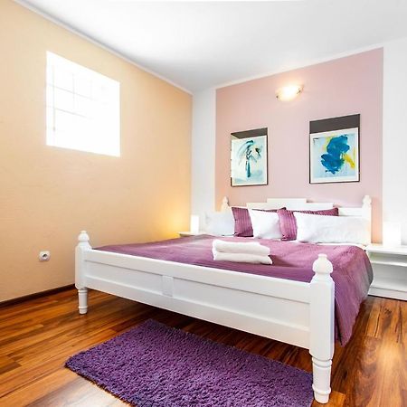 Plaza Apartament 尤斯托尼莫斯基 外观 照片