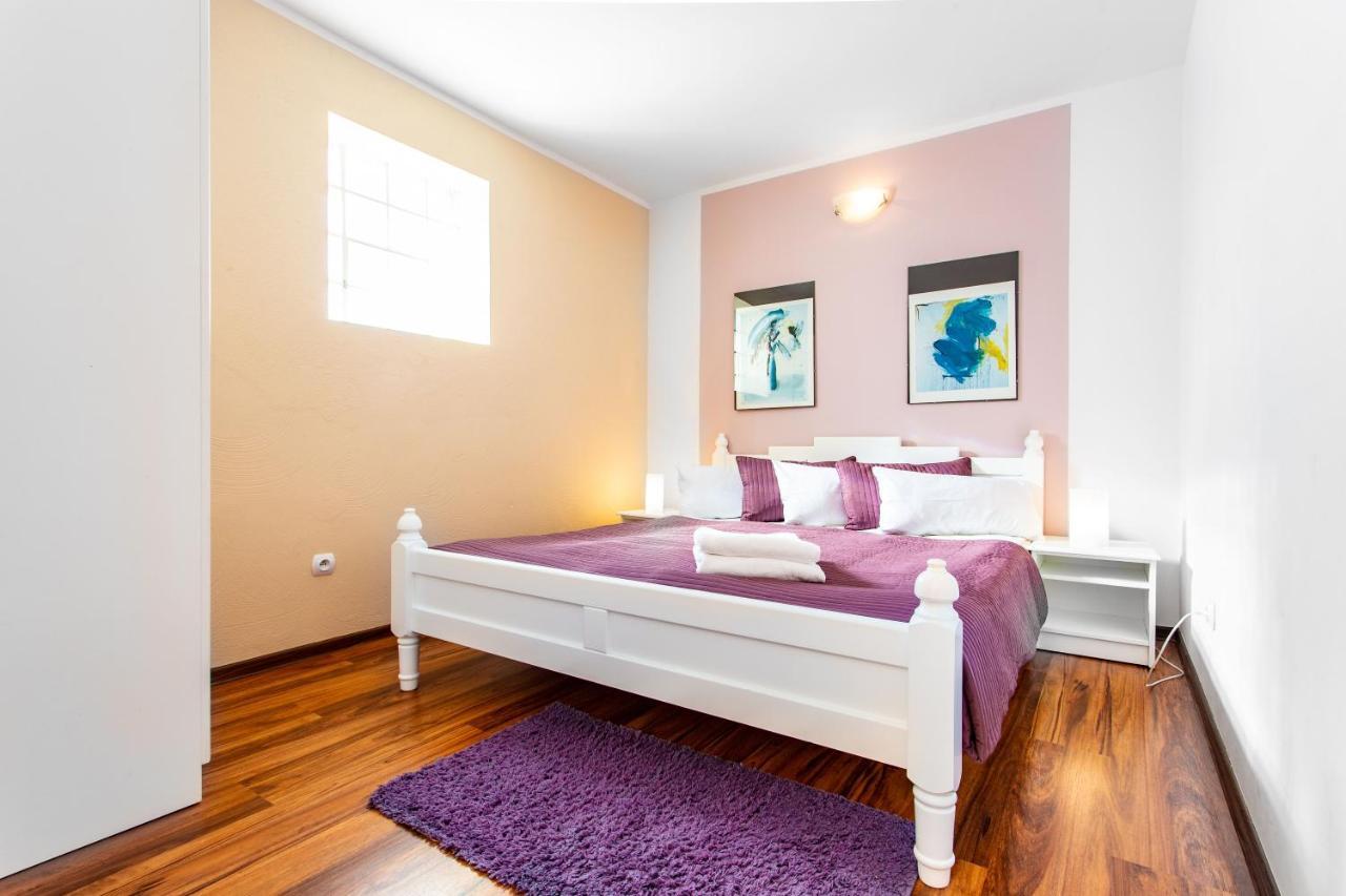 Plaza Apartament 尤斯托尼莫斯基 外观 照片