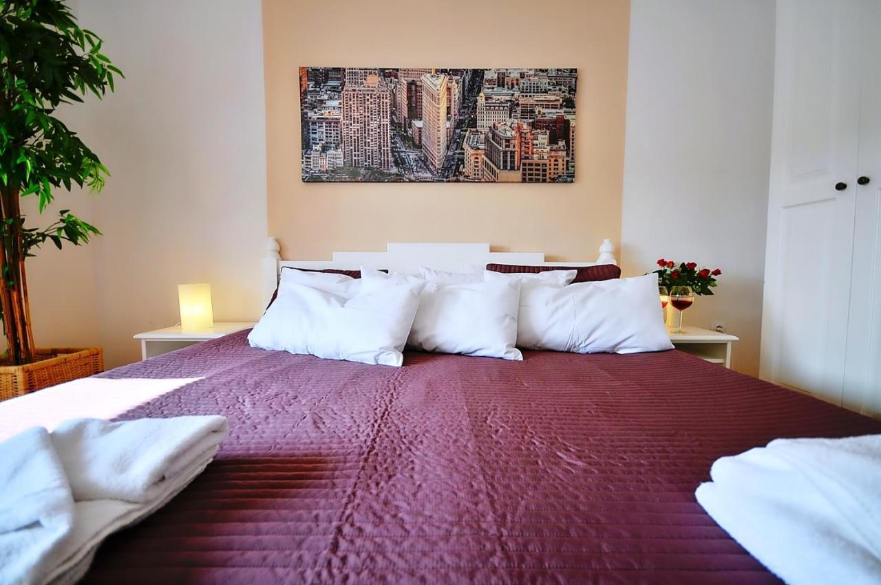 Plaza Apartament 尤斯托尼莫斯基 外观 照片