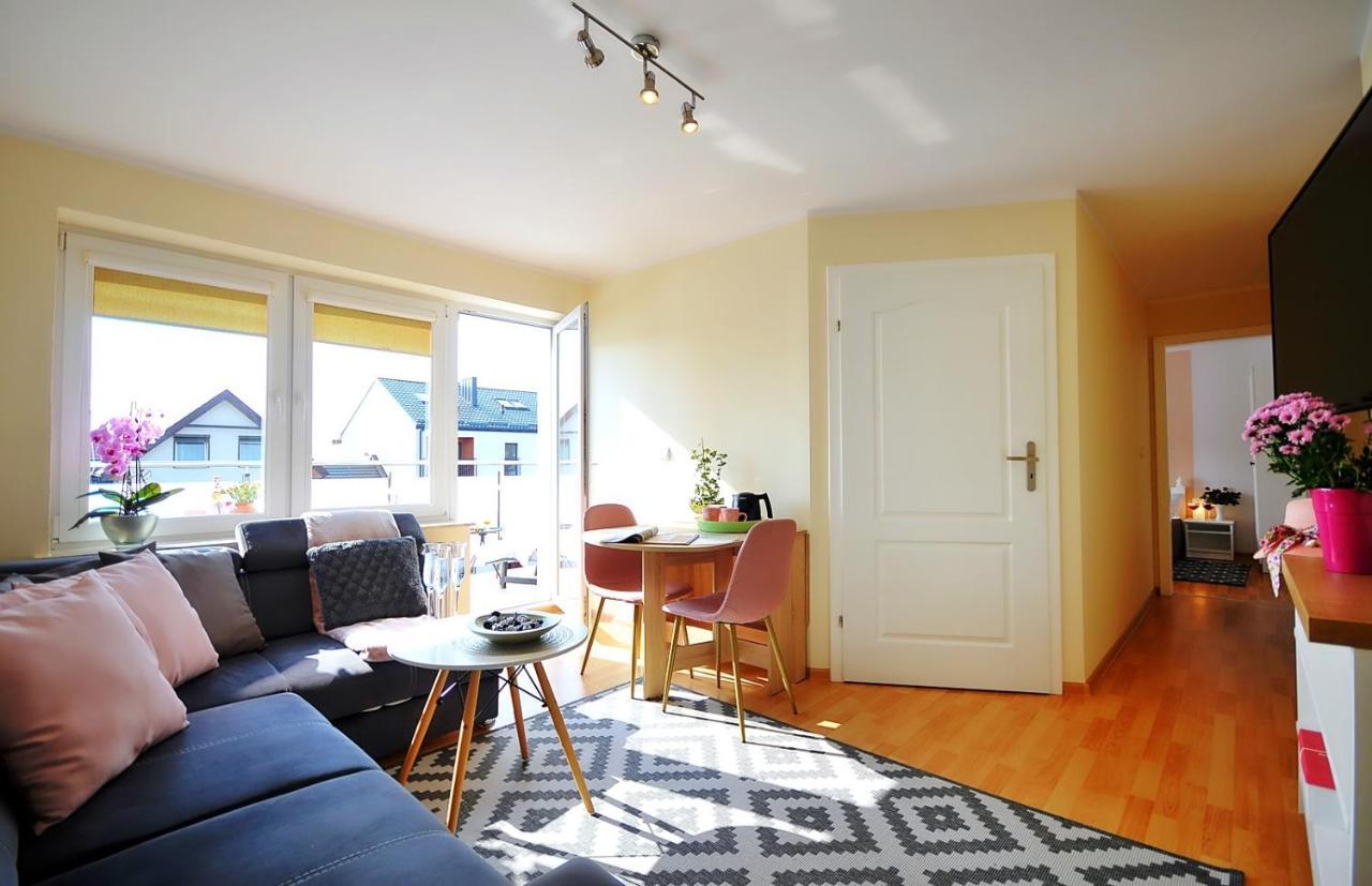 Plaza Apartament 尤斯托尼莫斯基 外观 照片