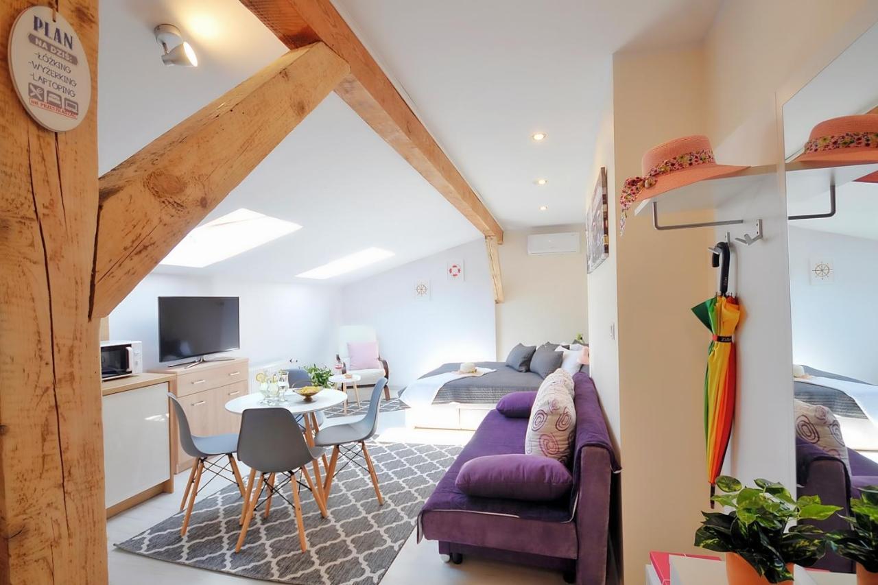 Plaza Apartament 尤斯托尼莫斯基 外观 照片